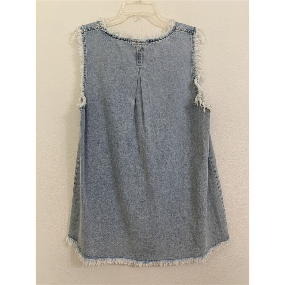 Umgee, Light Blue Denim Blouse, Sleeveless, NWT, Size Medium - Picture 6 of 6
